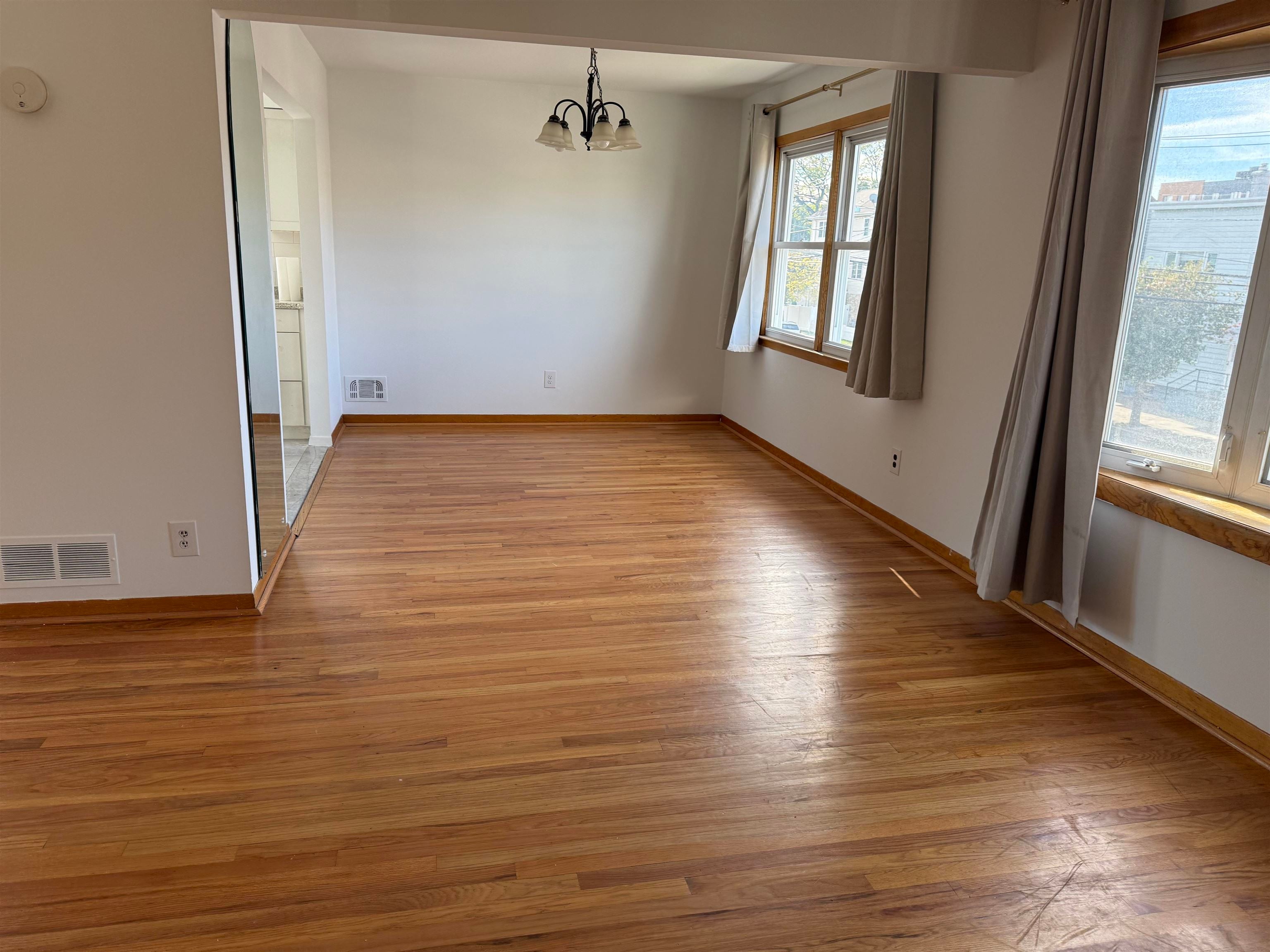 214 Avenue F, Bayonne, NJ 07002 photo