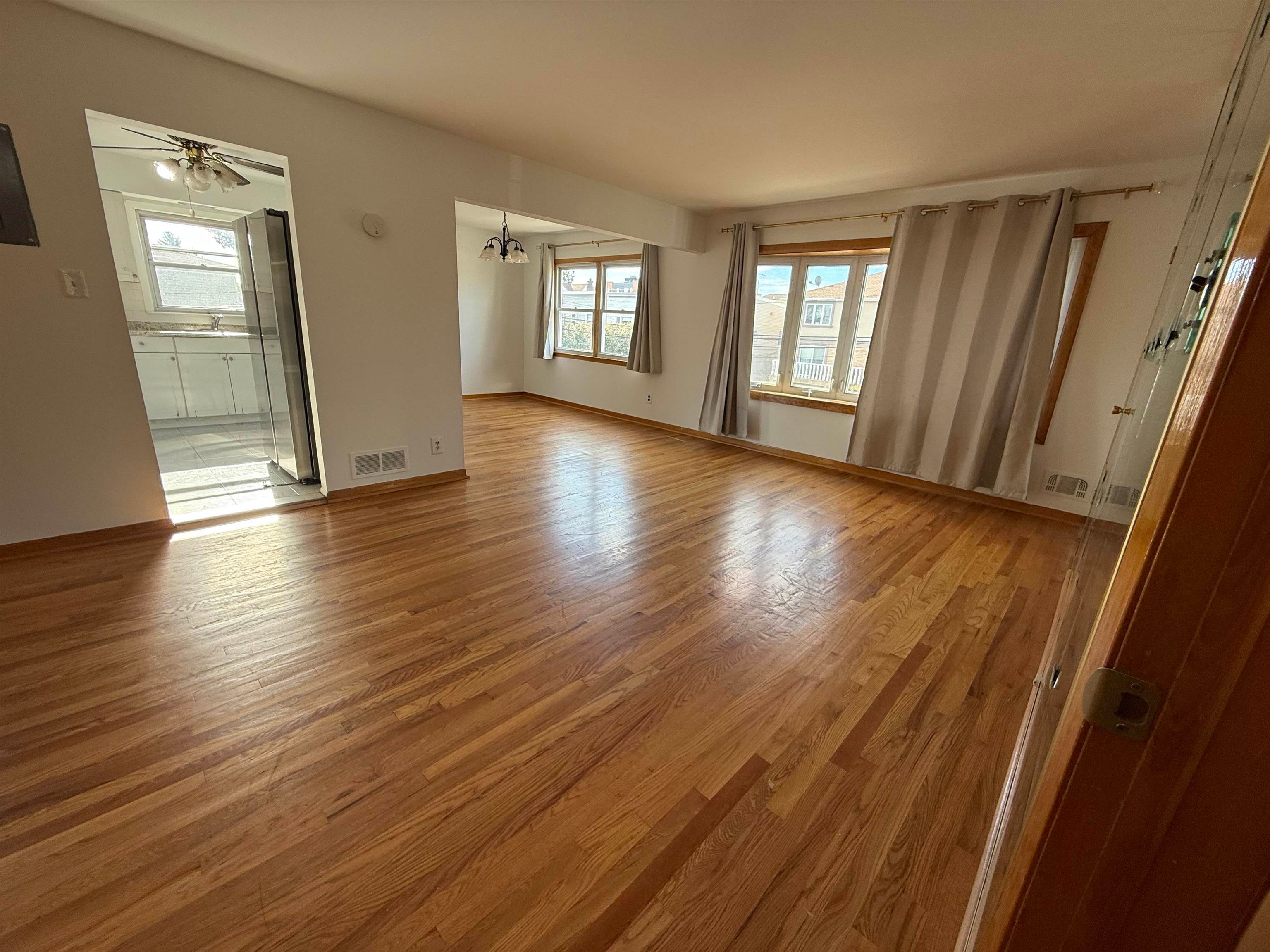 214 Avenue F, Bayonne, NJ 07002 photo