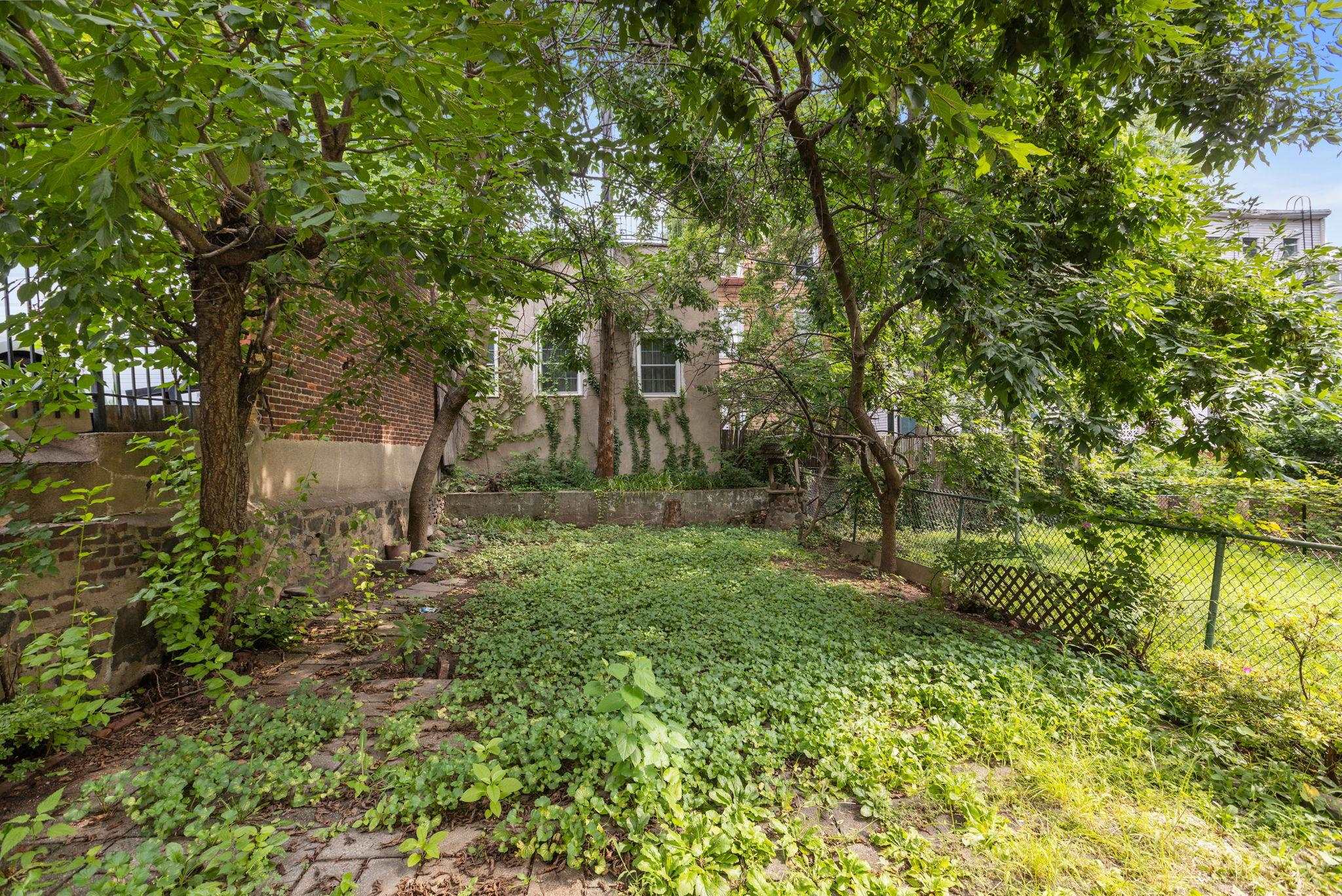 30 Lincoln St, Jersey City, NJ 07307 photo