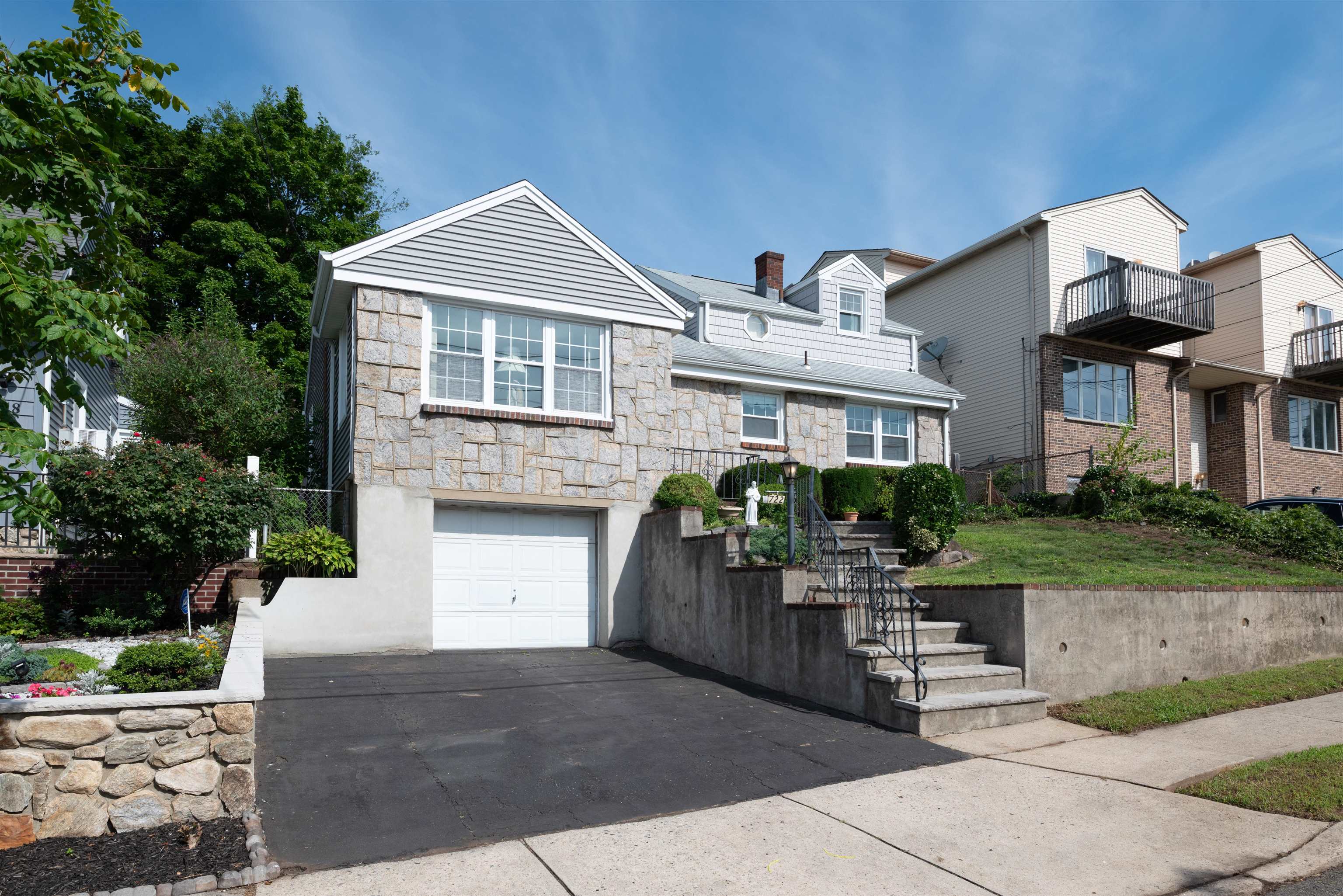 722 7th St, Carlstadt, NJ 07072 photo