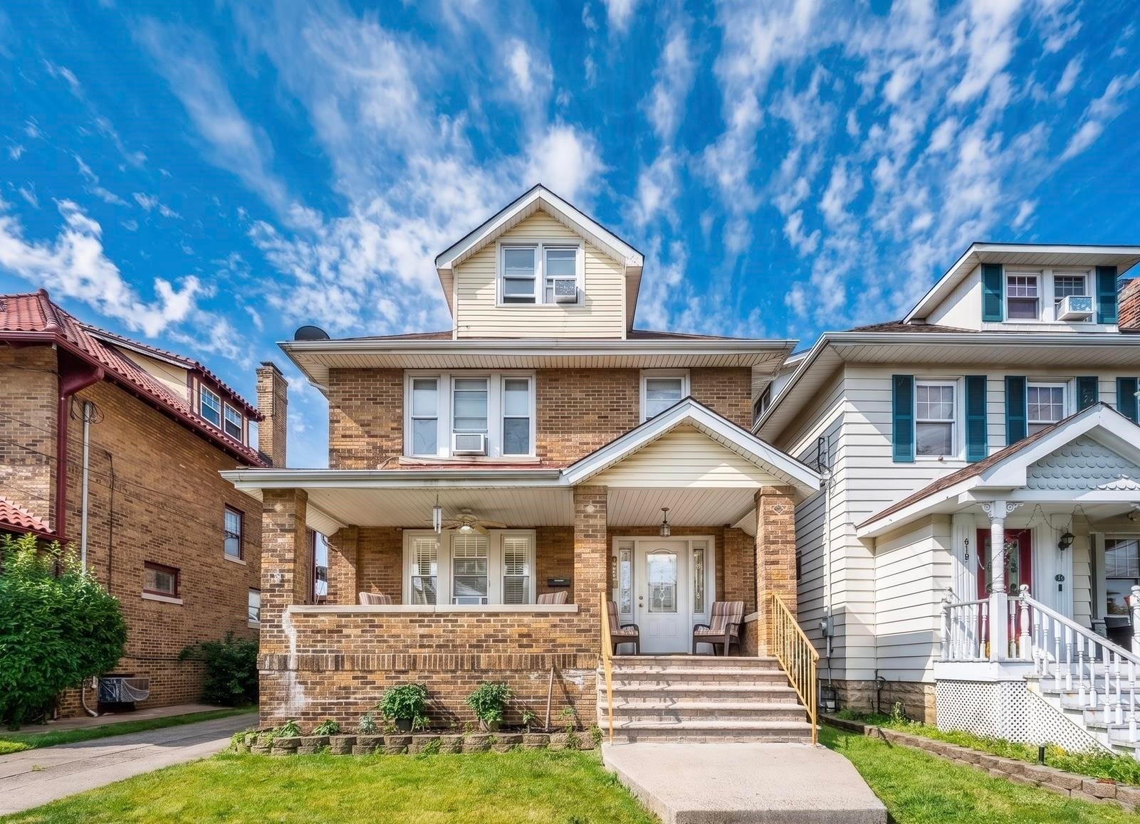 911 79th St, North Bergen, NJ 07047