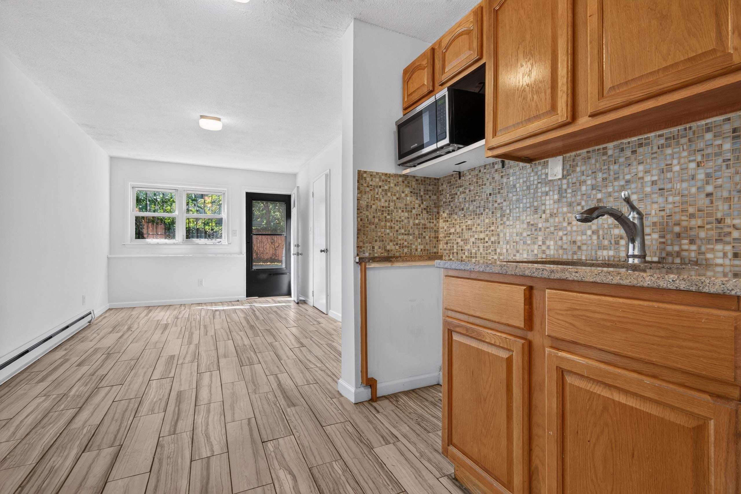 5 Reservoir Ave, Jersey City, NJ 07307 photo