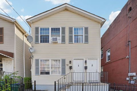 Duplex in Jersey City, Greenville NJ 12 Bayview Ave.jpg