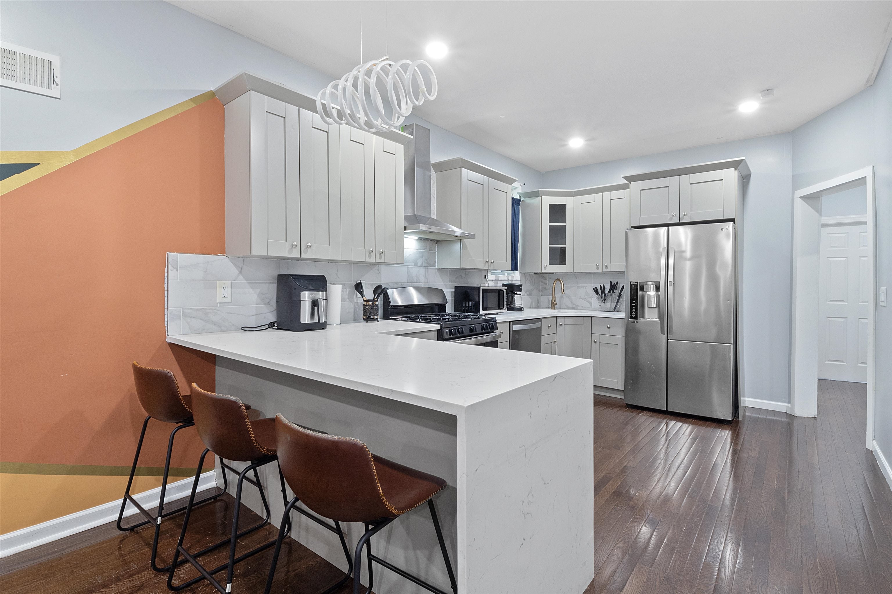 84 W 3rd St, Bayonne, NJ 07002 photo