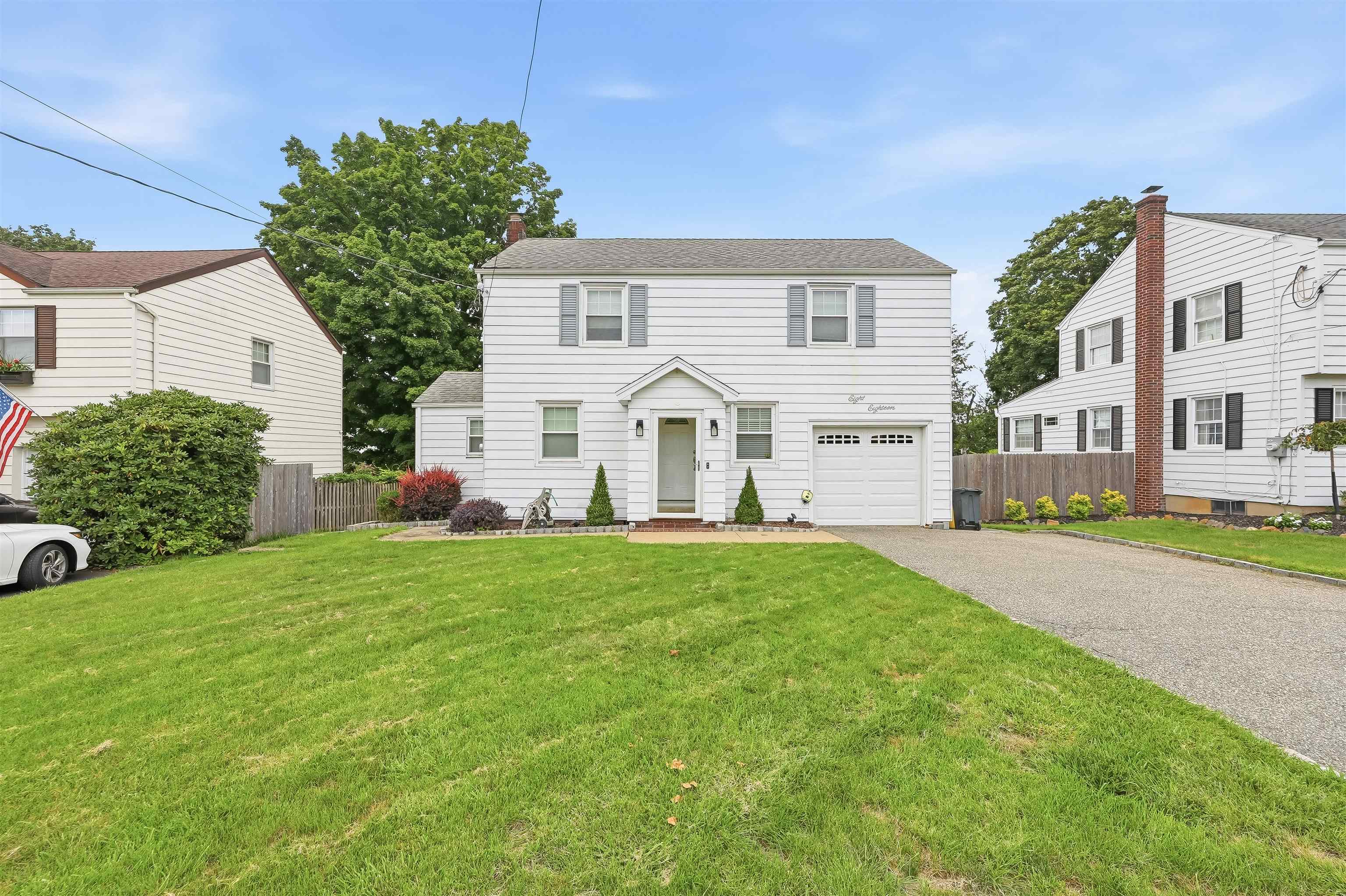 818 Ridge Rd, Cedar Grove, NJ 07009