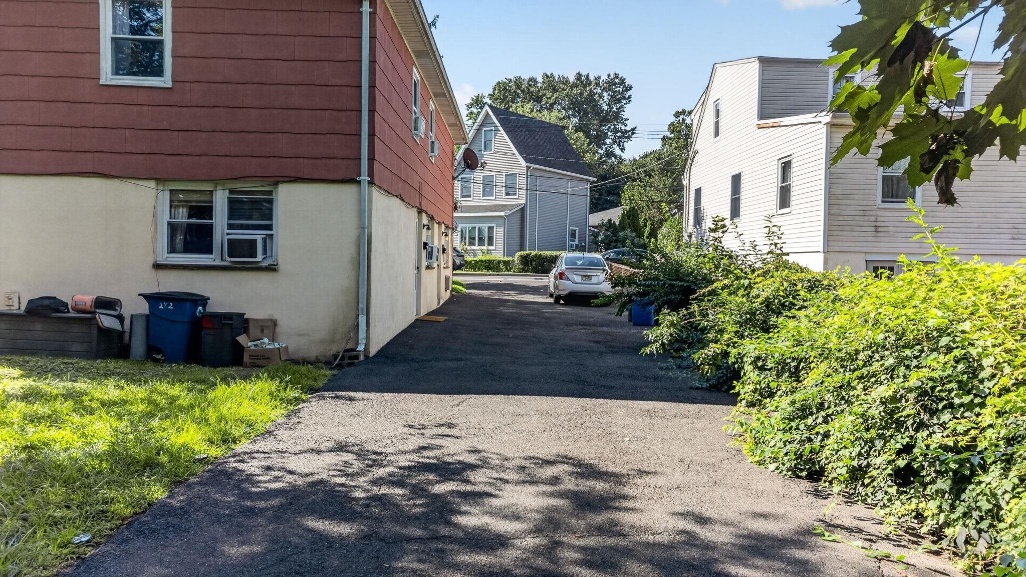 176 Meadow Ln, Secaucus, NJ 07094 photo