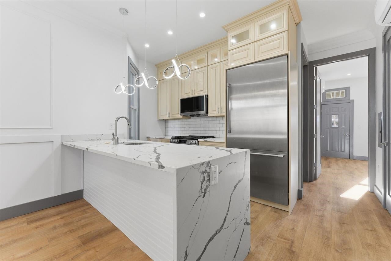 821 18th St, Union City, NJ 07087 photo
