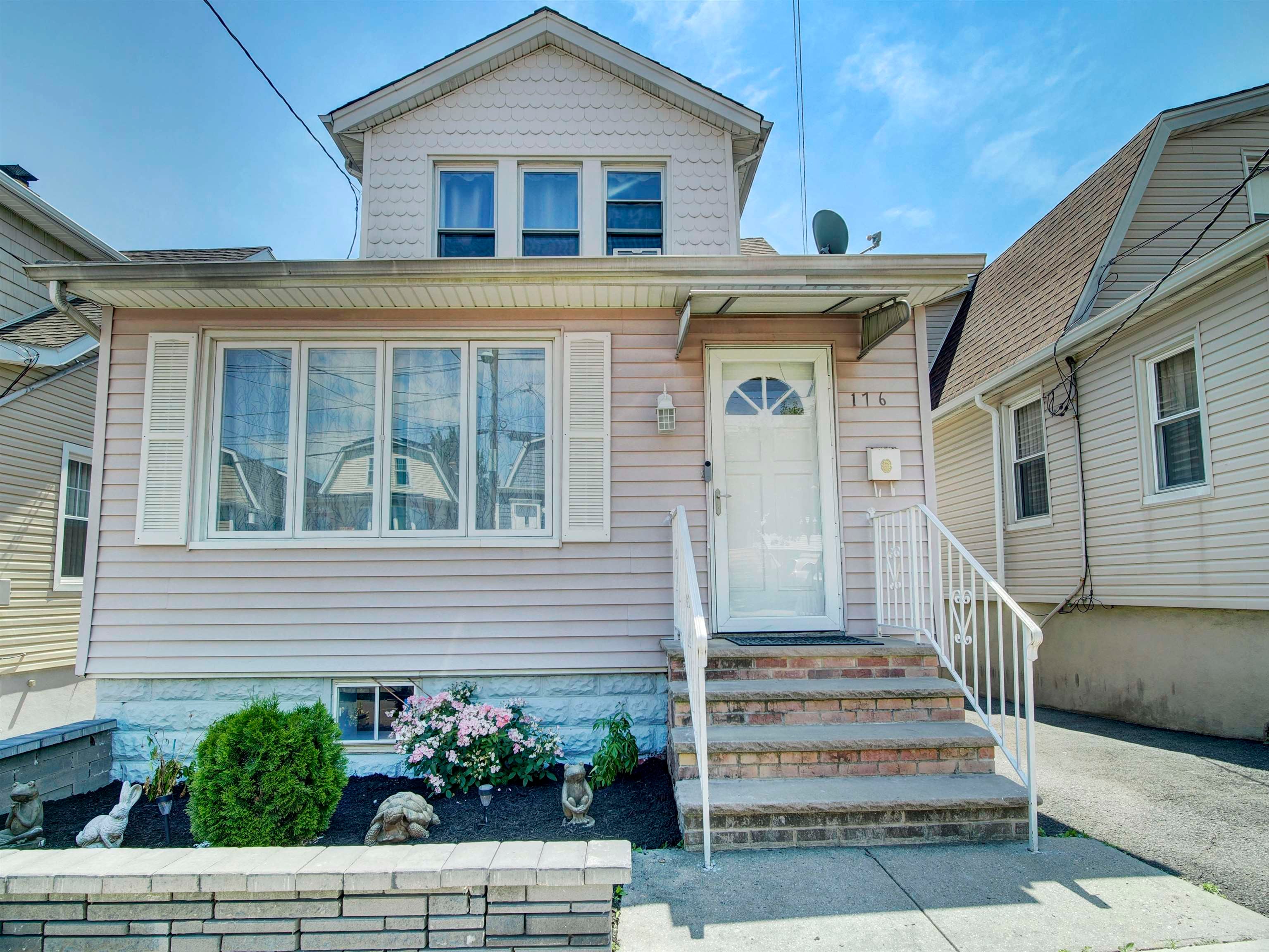 176 Forest St, Kearny, NJ 07032
