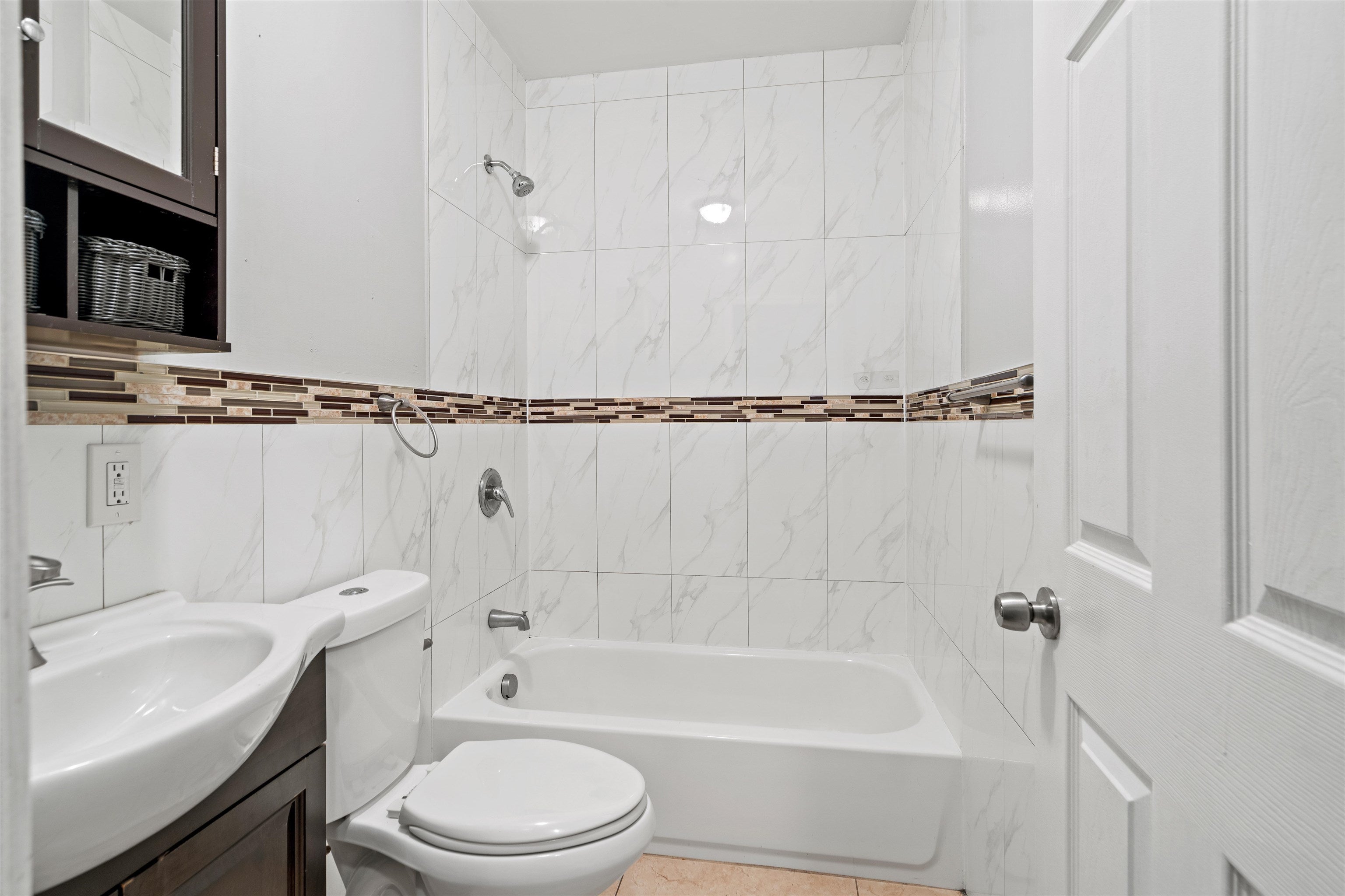 1307 51, North Bergen, NJ 07047 photo