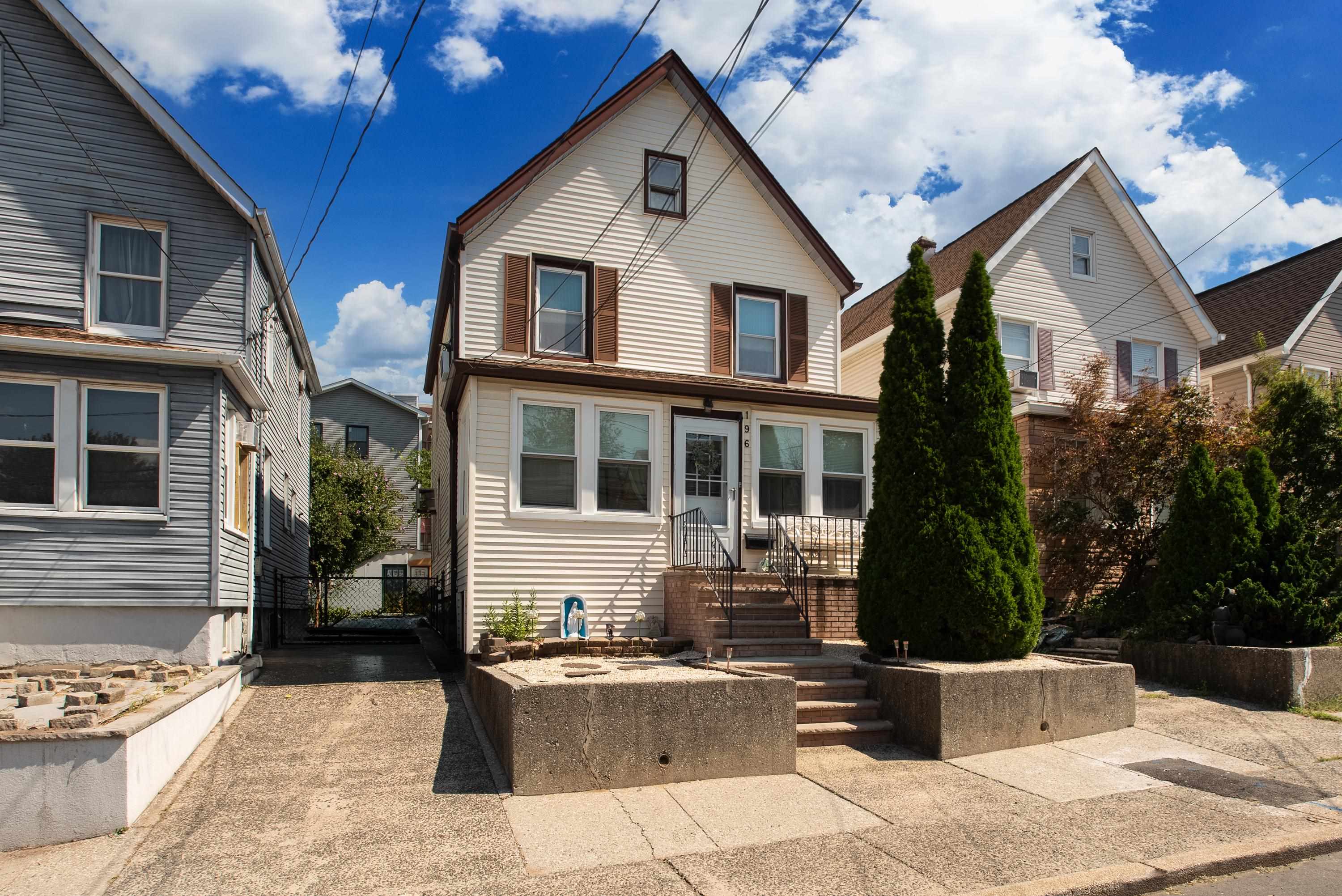196 Custer Ave, Jersey City, NJ 07305