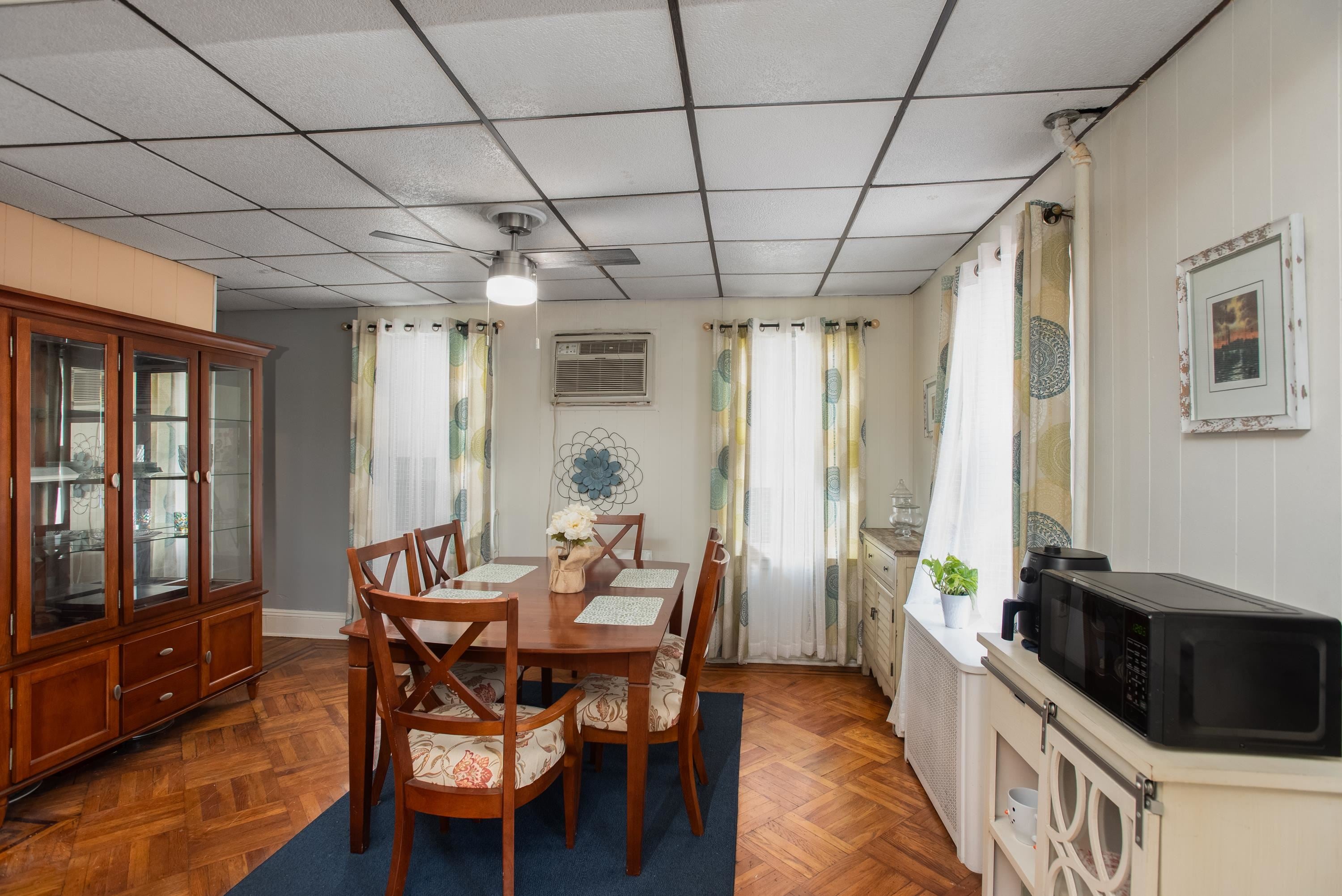 196 Custer Ave, Jersey City, NJ 07305 photo