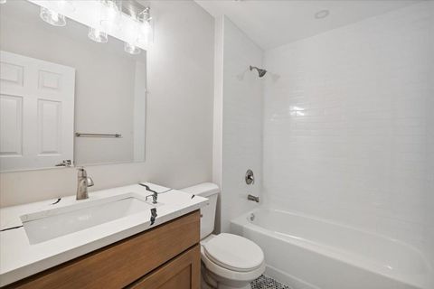 Condominium in Jersey City, West Bergen NJ 86 Cottonwood St 22.jpg