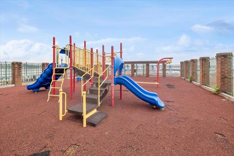 Condominium in Jersey City, West Bergen NJ 86 Cottonwood St 29.jpg
