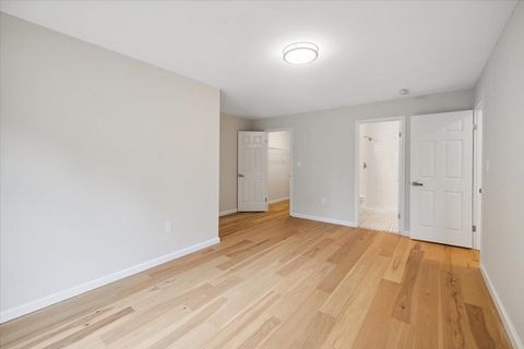 Condominium in Jersey City, West Bergen NJ 86 Cottonwood St 14.jpg
