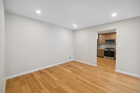 Condominium in Jersey City, West Bergen NJ 86 Cottonwood St 9.jpg