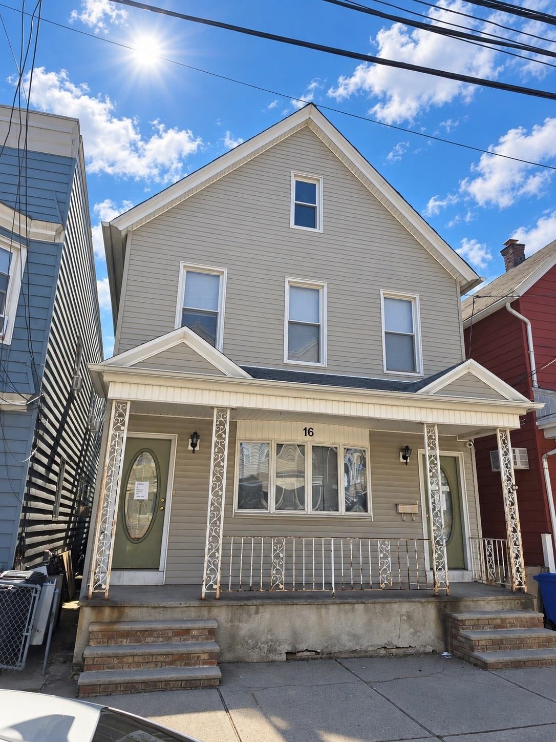 16 15th St, Bayonne, NJ 07002