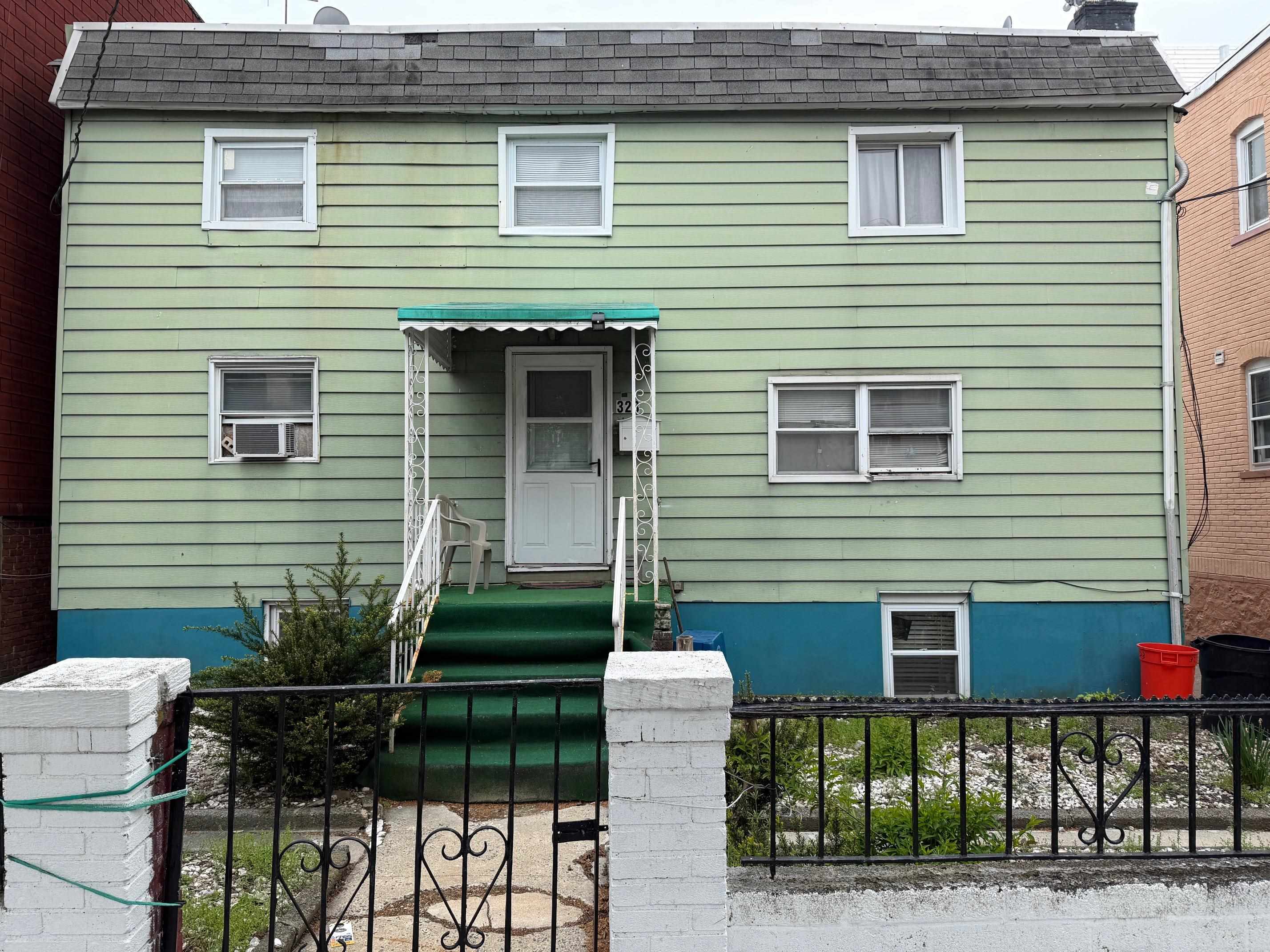 321 23 12th St, Union City, NJ 07087