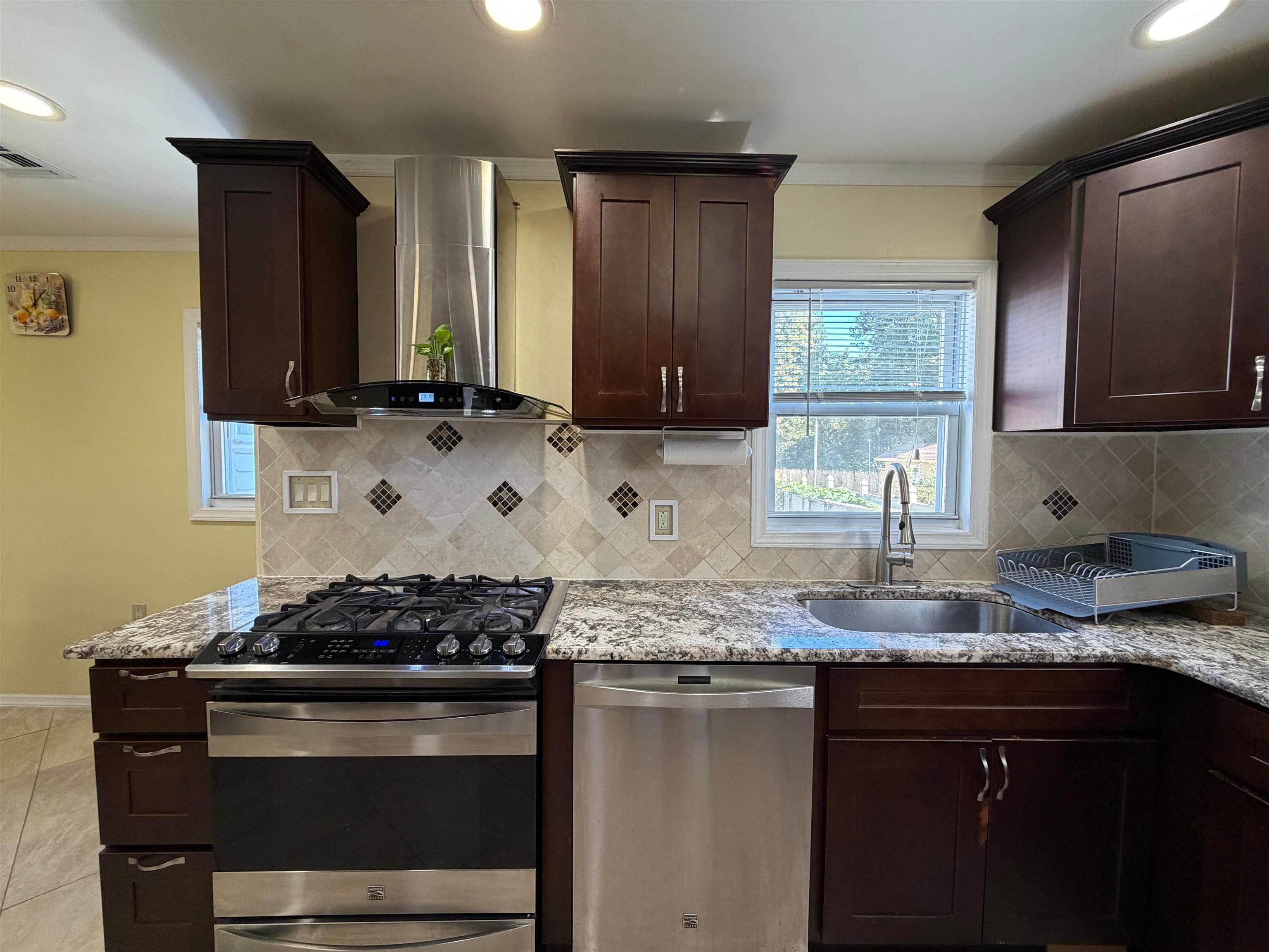 19 Locust Ave, Kearny, NJ 07032