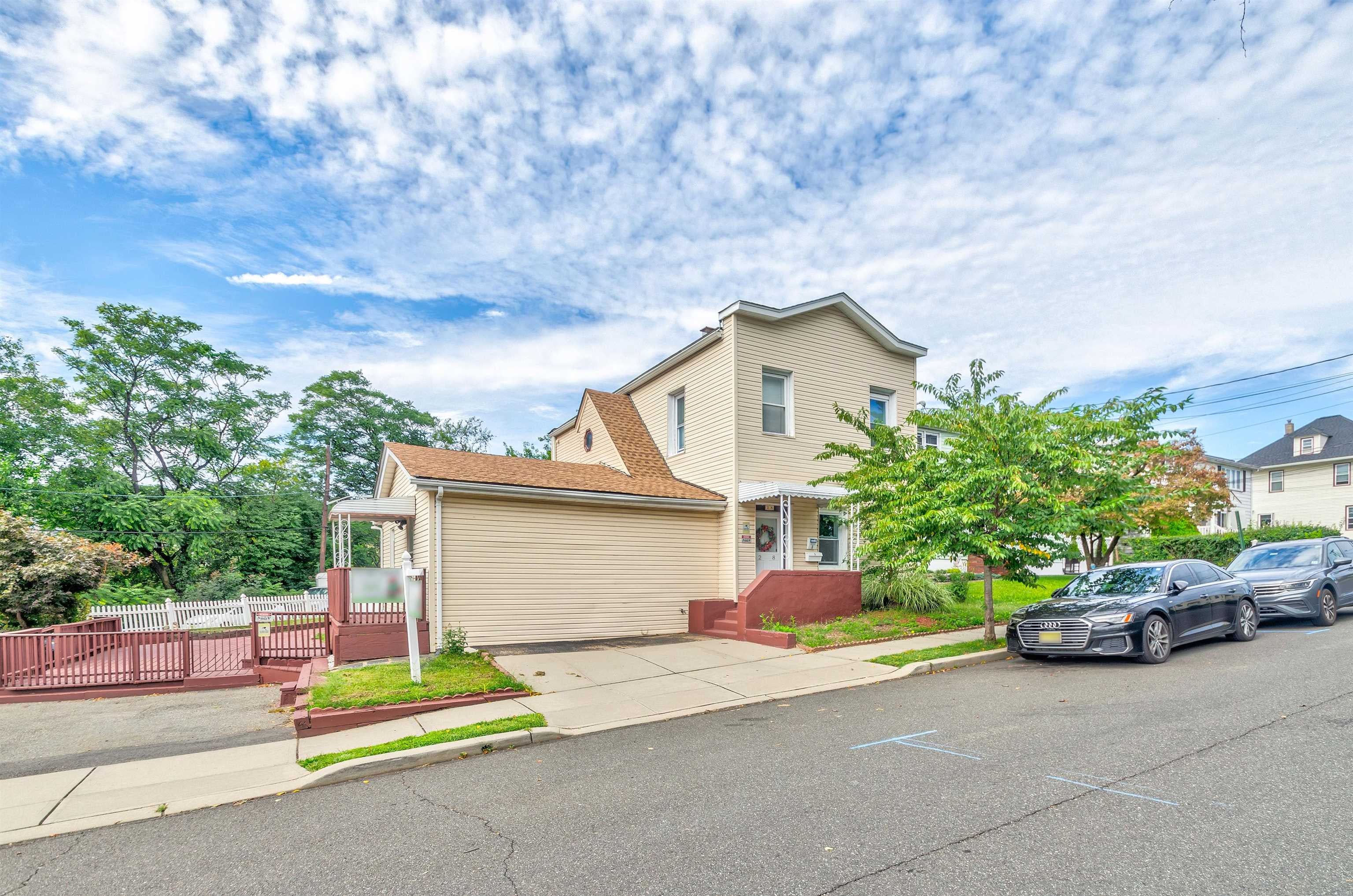 28 Butler St, Clifton, NJ 07011