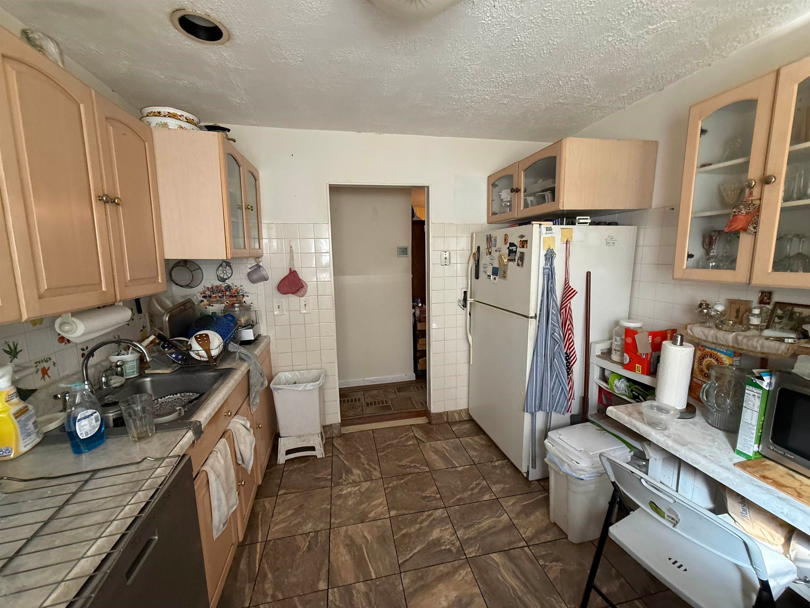 39 Colonial Dr, Bayonne, NJ 07002 photo
