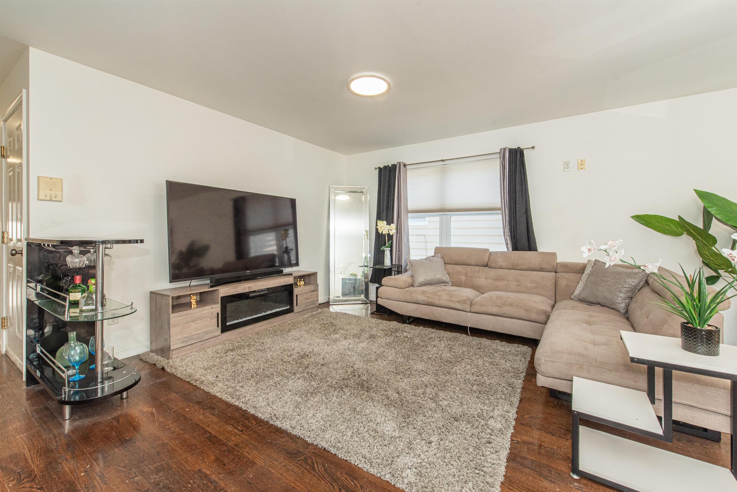 543 545 Livingston St, Elizabeth, NJ 07206 photo