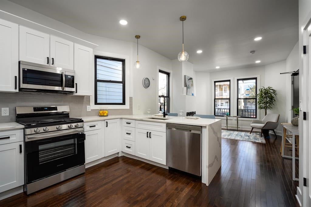 307 Arlington Ave, Jersey City, NJ 07304 photo