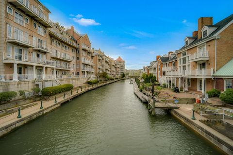 Condominium in Jersey City, Greenville NJ 208 Shearwater Ct West Ct #53 13.jpg