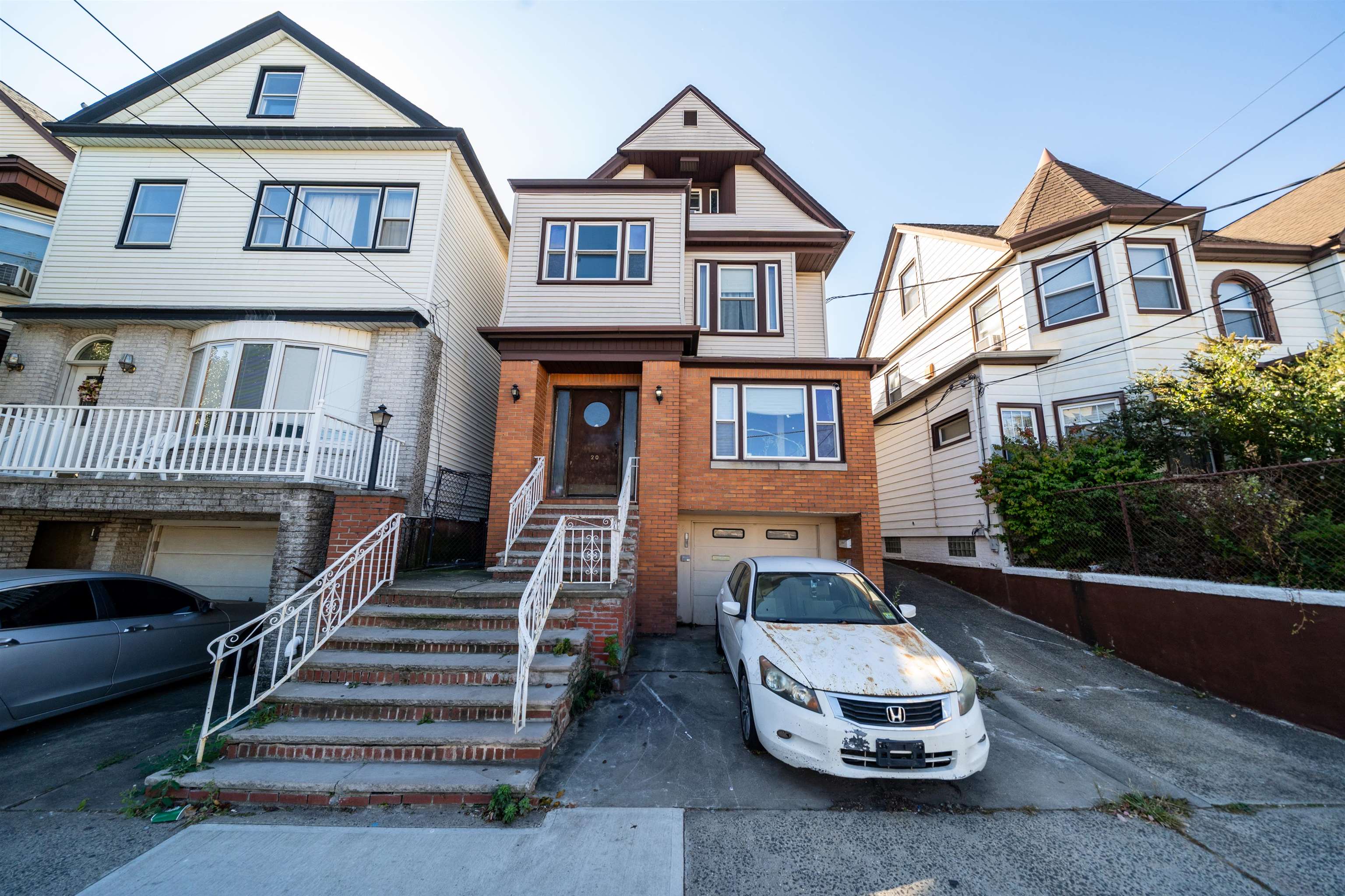 20 22nd St, Bayonne, NJ 07002