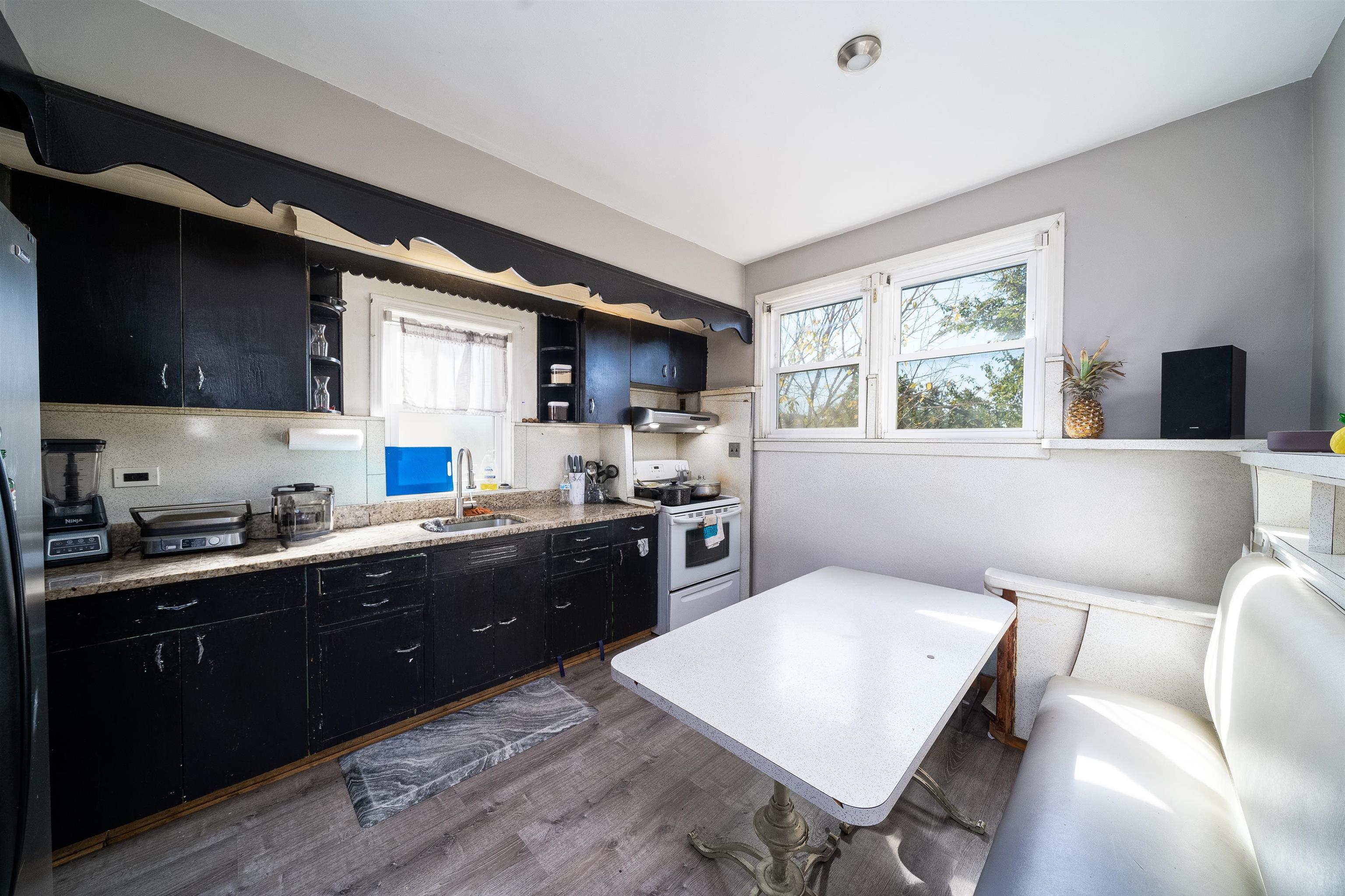 20 W 22nd St, Bayonne, NJ 07002 photo