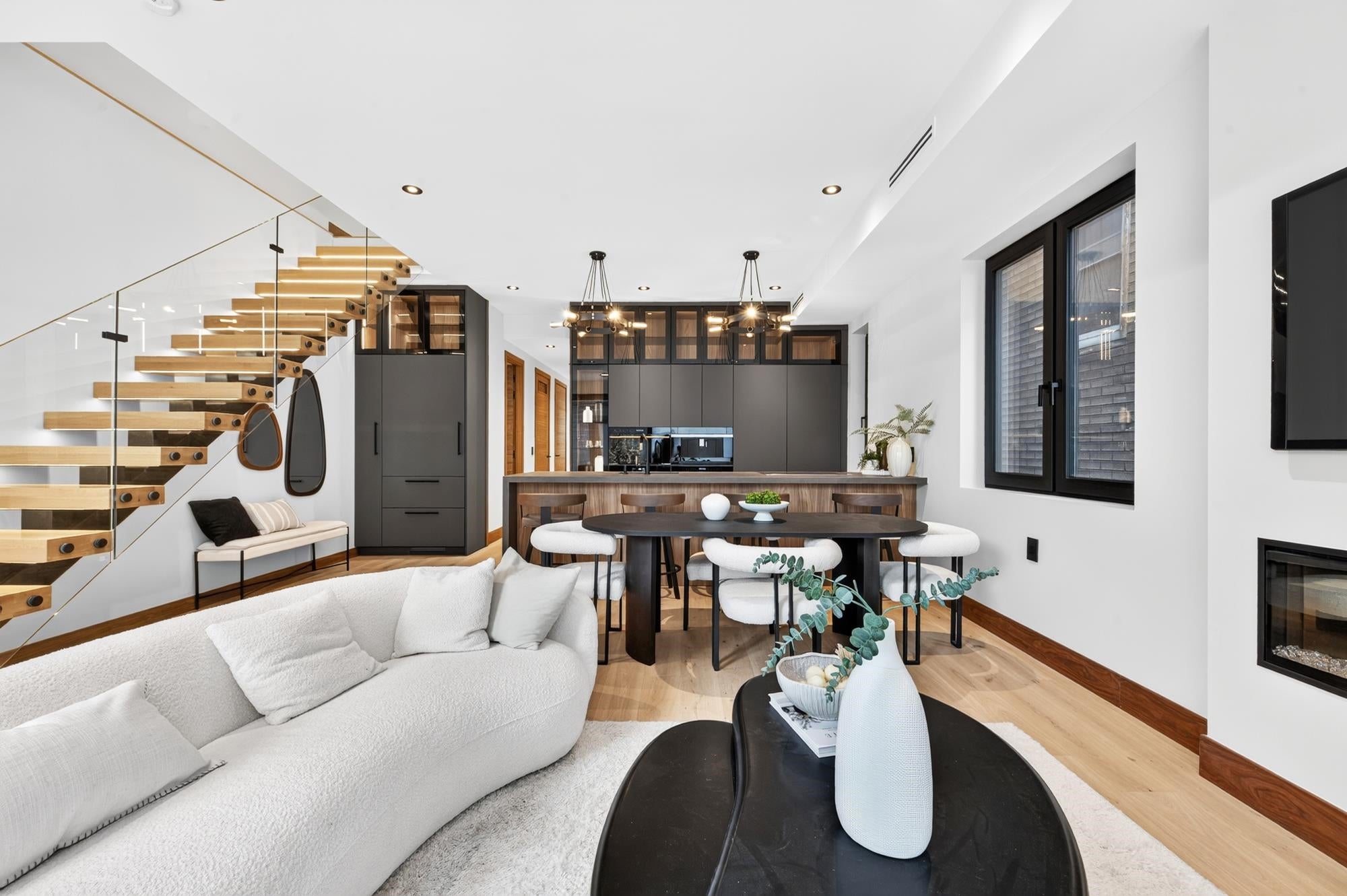 91 Hancock Ave, Jersey City, NJ 07307