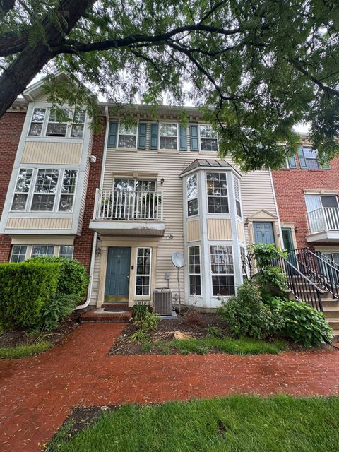 Single Family Residence in Jersey City, Greenville NJ 47 Dogwood St.jpg