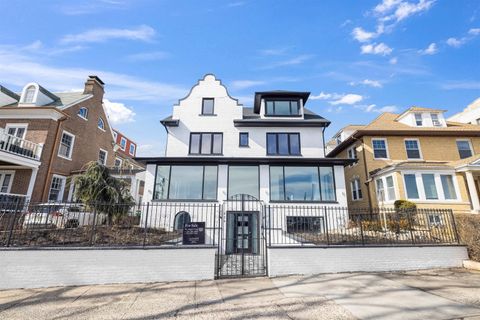 Triplex in Weehawken NJ 829 Boulevard.jpg