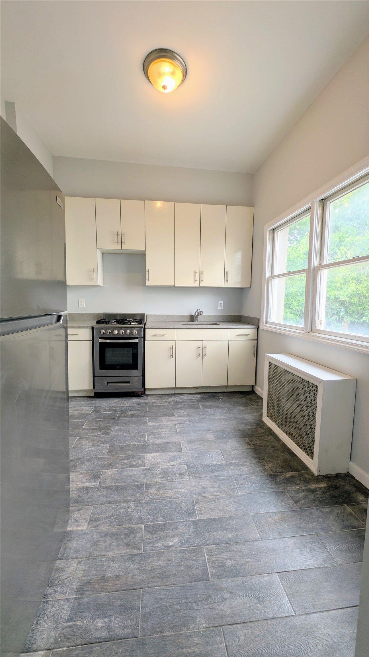 150 Mallory Ave, Jersey City, NJ 07304