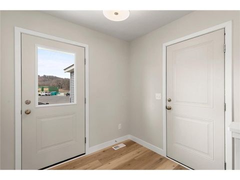 Single Family Residence in Cannon Falls MN 104 Maple St 3.jpg