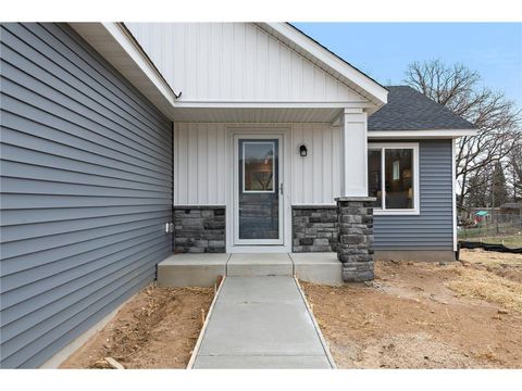 Single Family Residence in Cannon Falls MN 104 Maple St 2.jpg