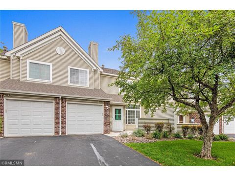Single Family Residence in Inver Grove Heights MN 8789 Branson DRIVE.jpg