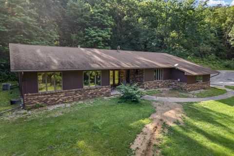 Single Family Residence in Winona MN 24334 County Rd 9.jpg