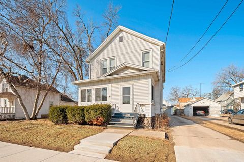 Multi Family in Oshkosh WI 841 Cherry STREET.jpg