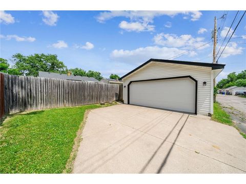 Single Family Residence in Saint Paul MN 1610 Idaho AVENUE 14.jpg