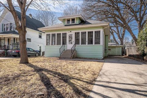 Single Family Residence in Oshkosh WI 837 Monroe STREET.jpg