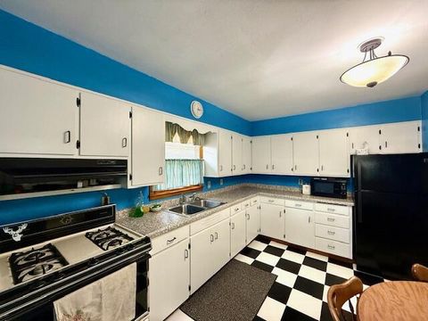Single Family Residence in Caledonia MN 819 Washington STREET EAST STREET 5.jpg