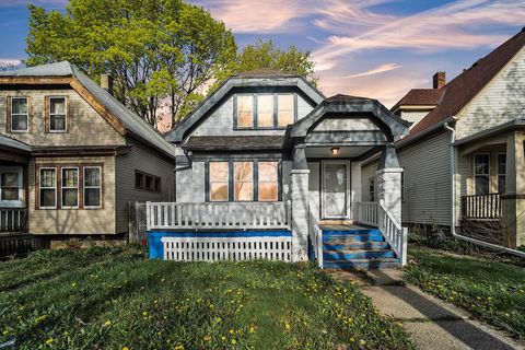 Single Family Residence in Milwaukee WI 3527 N 14th STREET.jpg