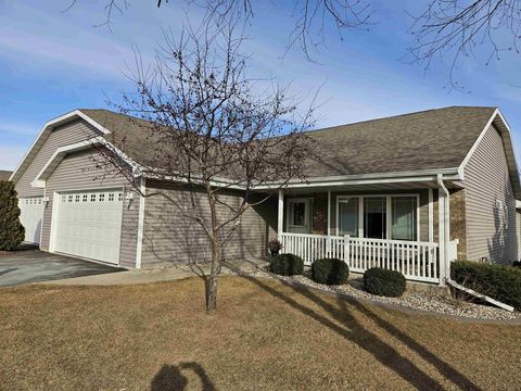 Condominium in Oshkosh WI 220 Wyldewood DRIVE.jpg