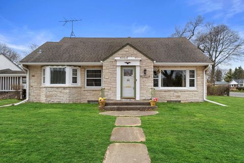 Single Family Residence in Milwaukee WI 5553 N 11th STREET.jpg
