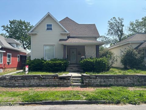 Single Family Residence in Joplin MO 429 N Wall Avenue.jpg