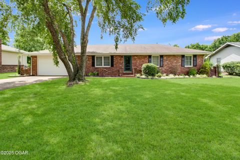 Single Family Residence in Parsons KS 3508 Dirr Avenue.jpg