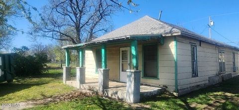 Single Family Residence in Galena KS 906 Mineral Street.jpg