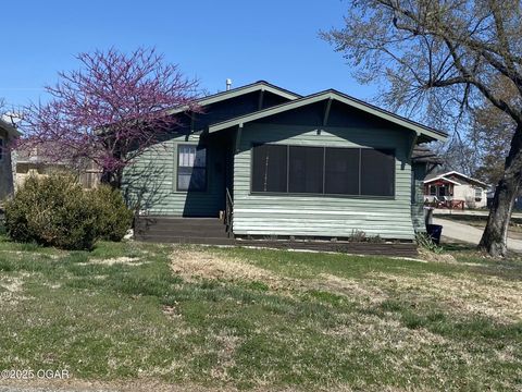 Single Family Residence in Baxter Springs KS 640 E 9th Street.jpg