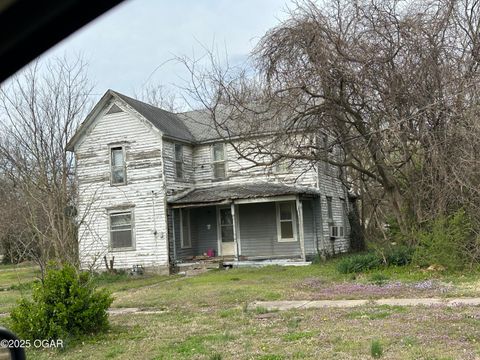 Single Family Residence in Oswego KS 629 Wisconsin Street.jpg