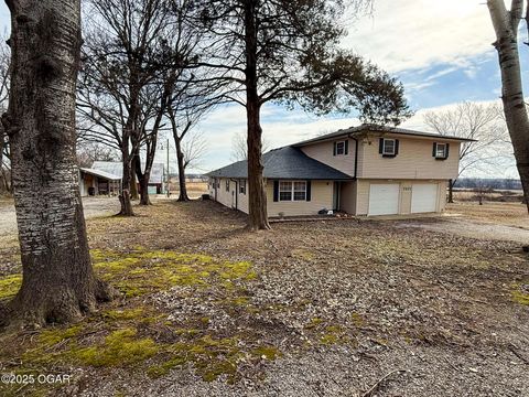 Single Family Residence in Columbus KS 7271 10th Street.jpg